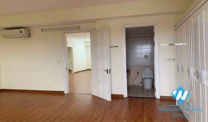  An affordable apartment with 3 bedrooms with unfunished for rent in Ciputra. It